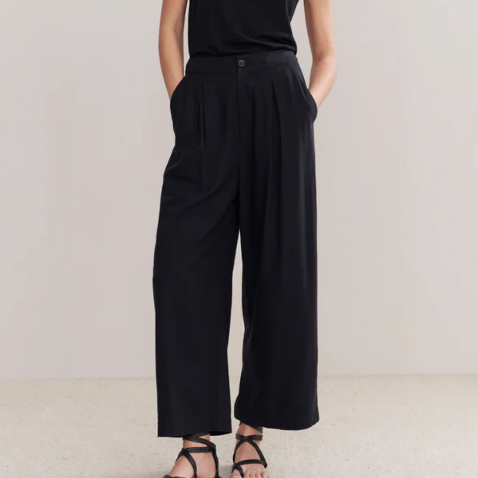 Jenni Kayne Black Textural Raw Silk Cropped Relaxed Trousers